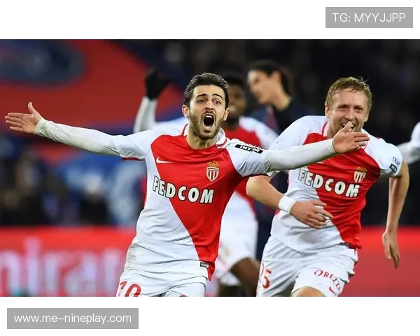 足球场上的明星区域解析：球员聚焦点与比赛走势的关键影响